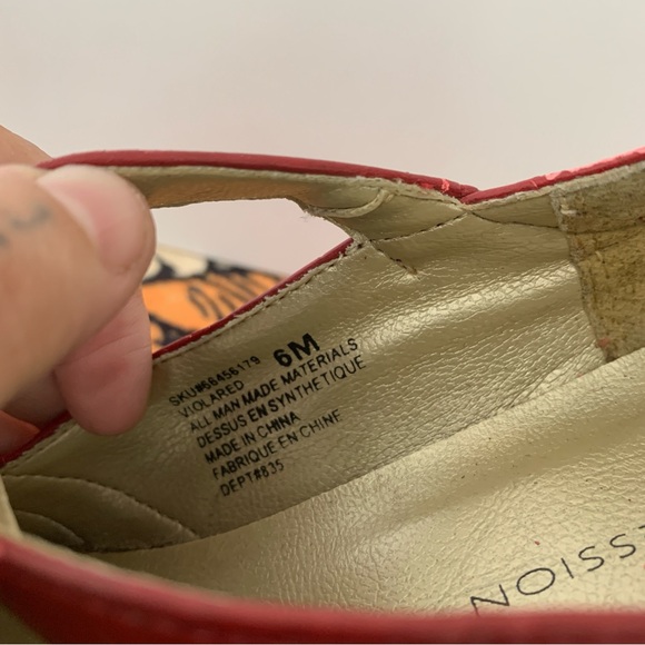 EXPRESSIONS STRAP RED HEEL SHOE Y2K 6M - Picture 6 of 9